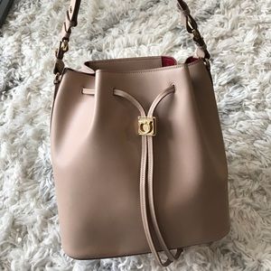 Salvatore Ferragamo Sansy bucket bag